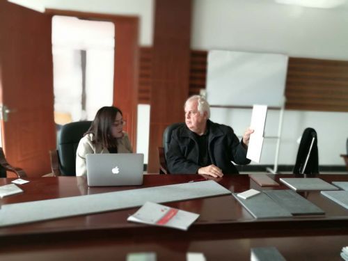 �����͑����˾���^